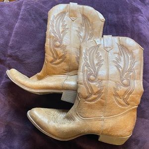 Women’s cowboy boots